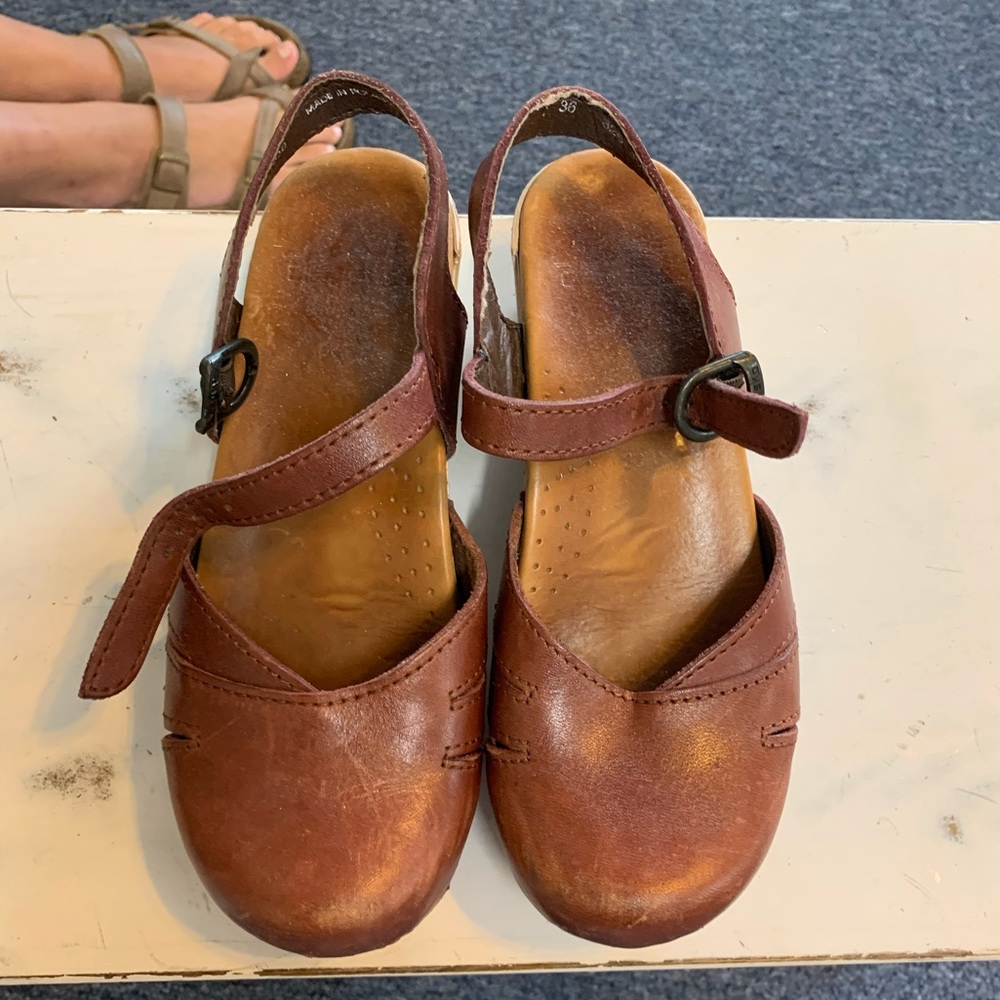 Brown clog style shoe size 6